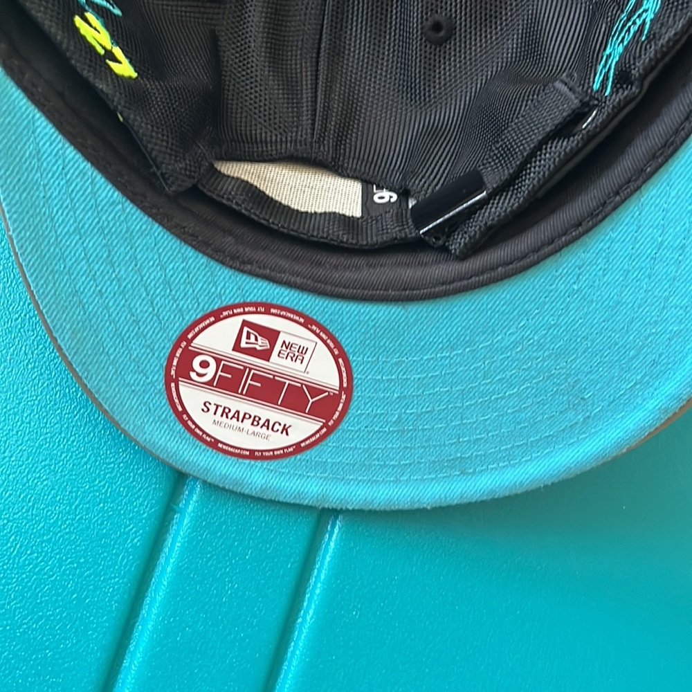 Angels hat - Picture 5 of 5